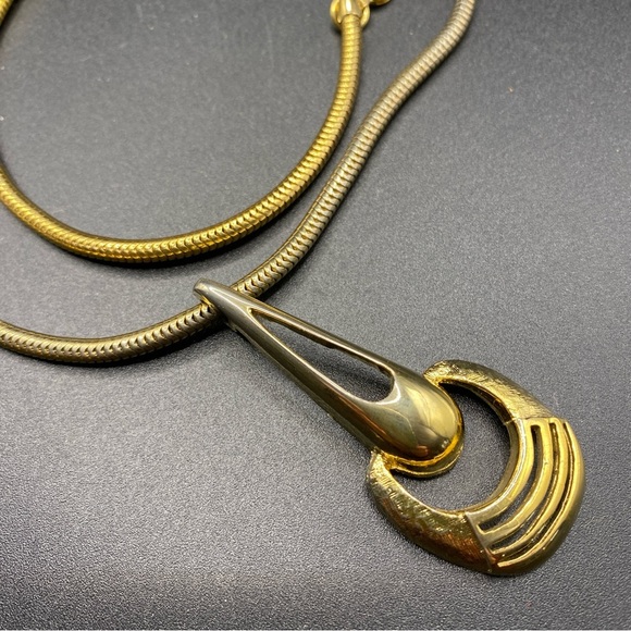 Vintage Gold Tone 18" Snake Chain Retro Pendant - Picture 5 of 7